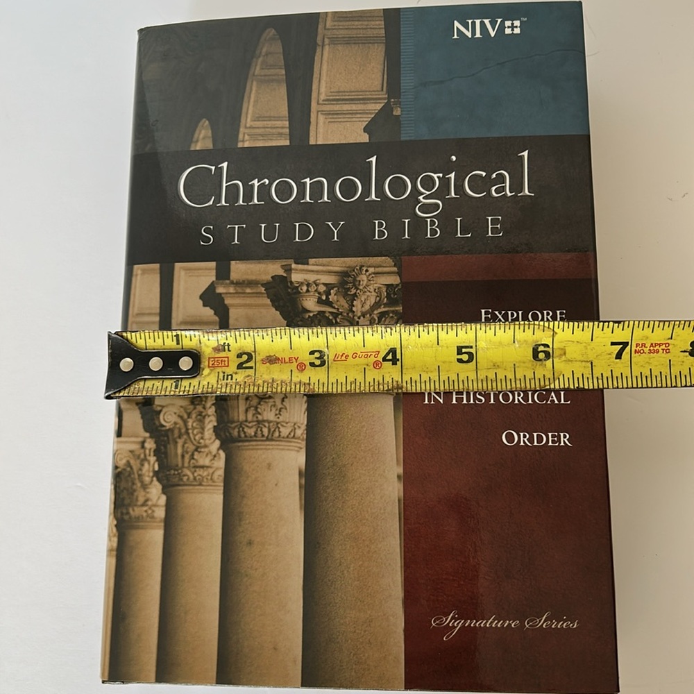 NIV, Chronological Study Bible Hardcover NWT - Picture 9 of 11